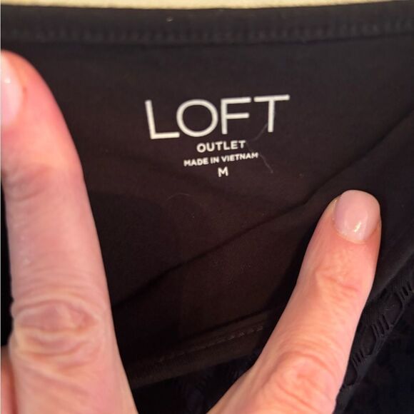 LOFT Black Fitted Sleeveless Camisole - Picture 3 of 4